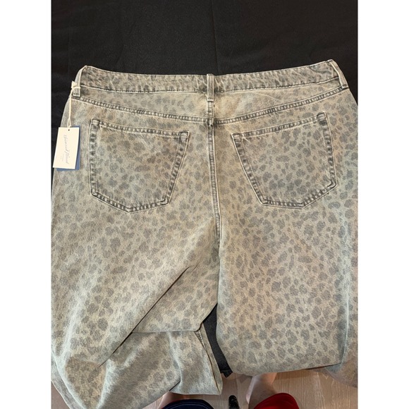 Leopard Print Gray Jeans - Picture 12 of 16